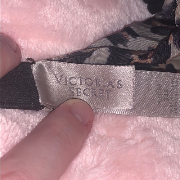 Victoria Secret Cheetah Print Bra - Picture 4 of 6